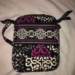 Vera Bradley medium sized crossbody